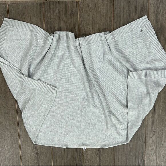 Lululemon Yoga Poncho knit - Picture 3 of 4
